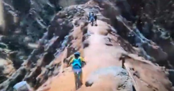 На соревнованиях по фрирайду Red Bull Rampage разбился гонщик Адольф Сильва