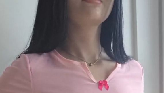 Брюнетка