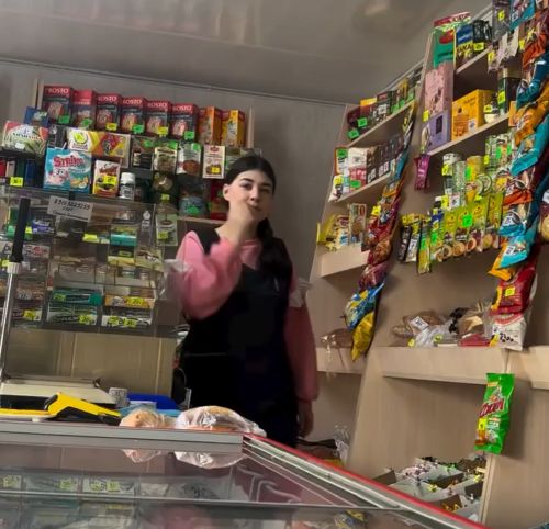День в сельском магазине⁠⁠