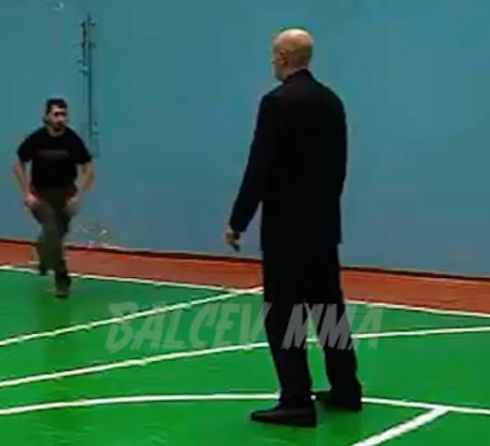 Бесконтактный мастер против контактного