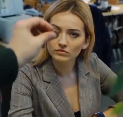 Тем временем - Таня