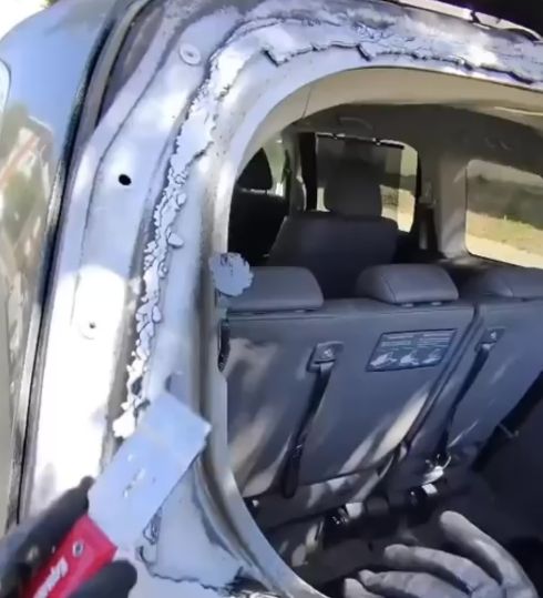 Установка заднего стекла автомобиля