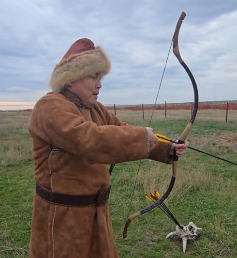 Как стрелять из лука?⁠⁠