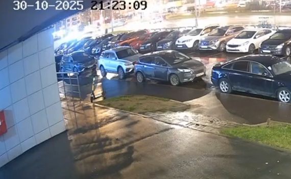 Как не надо ездить по двору