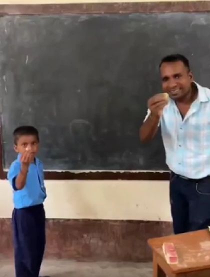 Повторяй за мной