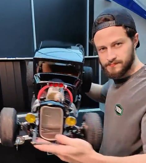 Модель автомобиля