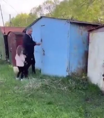 Красавчик мужик. Сохранил подростковые эмоции!