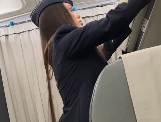 Стюардесса⁠⁠