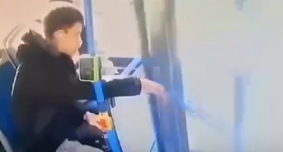 IQ двери выше, но она первая начала⁠⁠