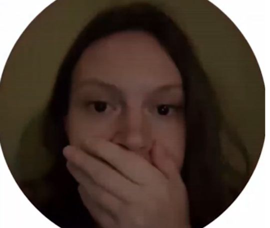 Девушка пришла на свидание к парню домой, где её ждал неожиданный перфоманс