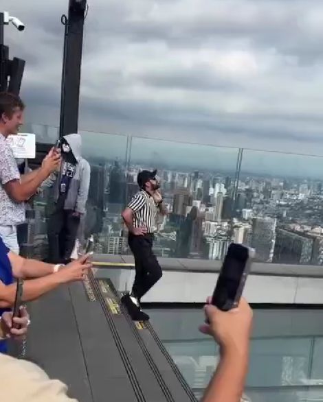 Все люди делятся на две категории...