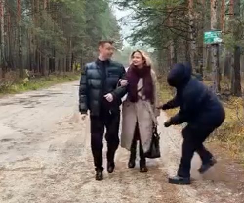 Хотел пойти в детстве на каратебоксборьбу, но родители отдали на танцы