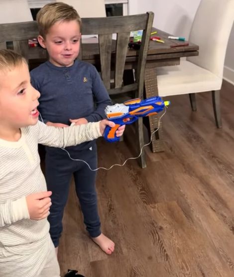 Ну уж старший брат всегда поможет⁠⁠