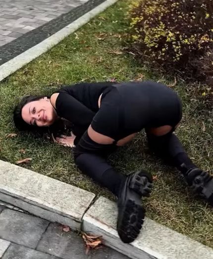 Даже страшно представить, что у автора внутри головы творится)