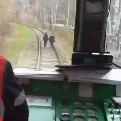 Будьте аккуратны на ЖД путях⁠⁠