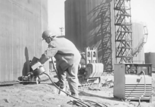 Самоходный сварочный трактор⁠⁠