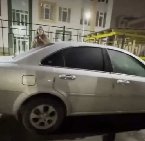 Не убирает за собакой