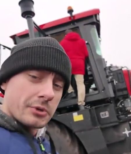 В деревне закупили дорогущие трактора с автопилотом, но есть нюанс