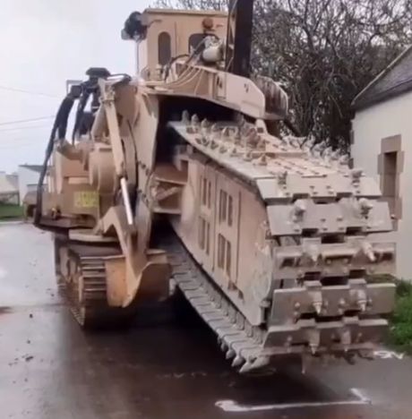 Работа траншеекопателя⁠⁠