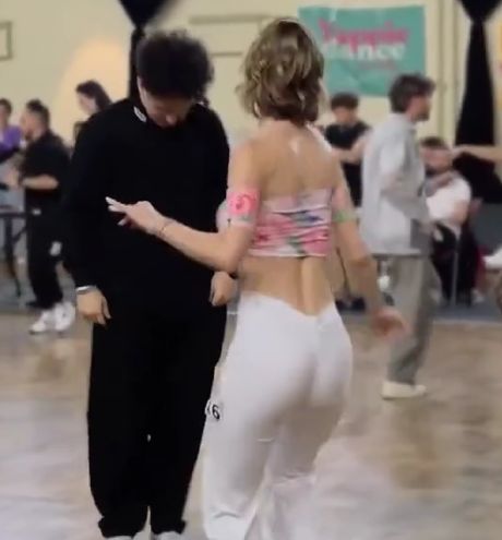 На этом видео вы не увидите цвет глаз девушки, ее номер и ее партнера⁠⁠