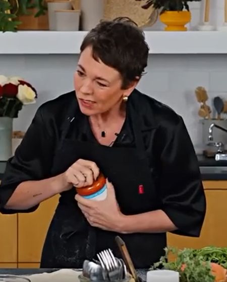 Бенедикт Камбербэтч чем смог, тем помог)