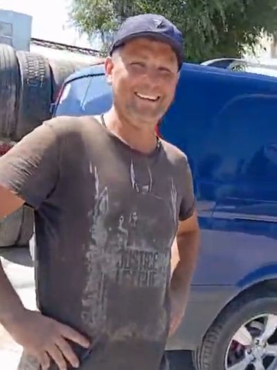 Шиномонтаж в Волгодонске охраняет 5-метровая горилла