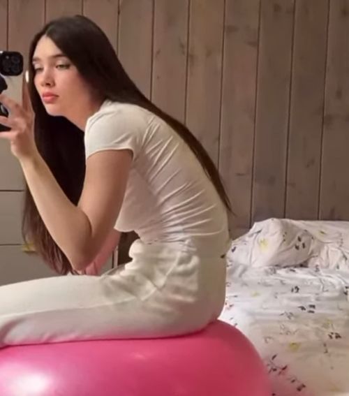 Офигеть, откуда она её достала?!⁠⁠