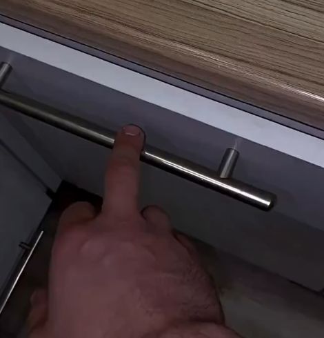 Такая тумбочка в каждом доме нужна