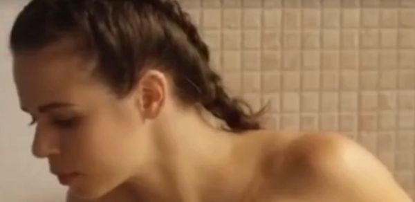 Кажется она что-то услышала