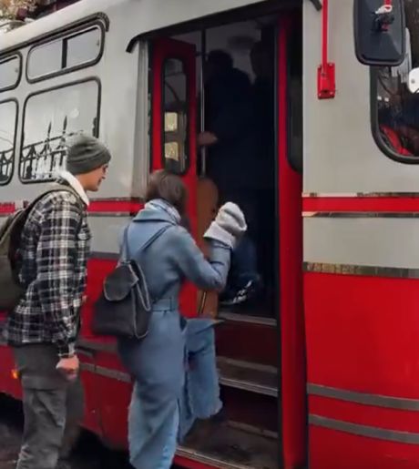 В Питере запустили трамвай с безлимитным сидром