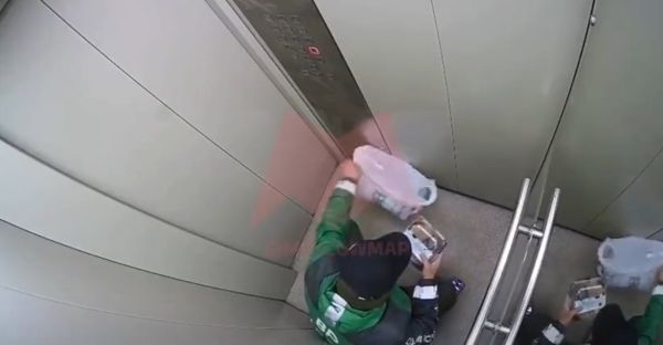 Добавил изюму