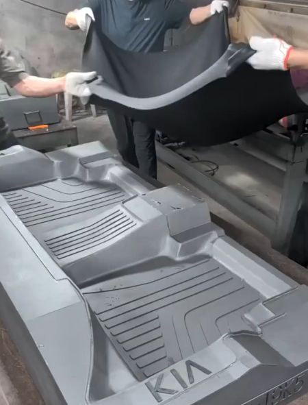 Процесс производства автомобильных ковриков