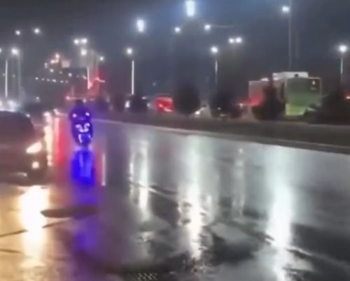 Впереди лежачий...