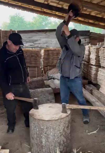 Традиционная кровельная черепица ручной работы в Румынии