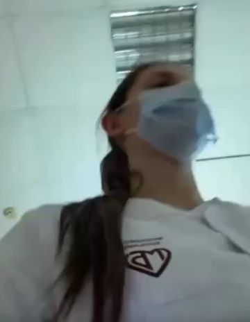 Просто хочет покричать