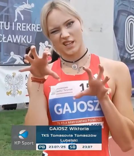 Белокурая паночка