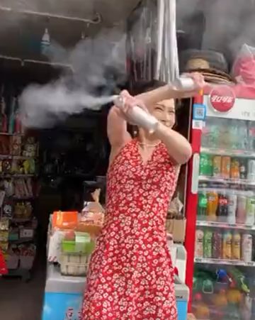 Никто, кроме азиатов, больше не сможет вам настолько круто продать спираль от комаров