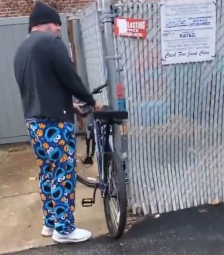 Ты что мой лисопед трогаешь?