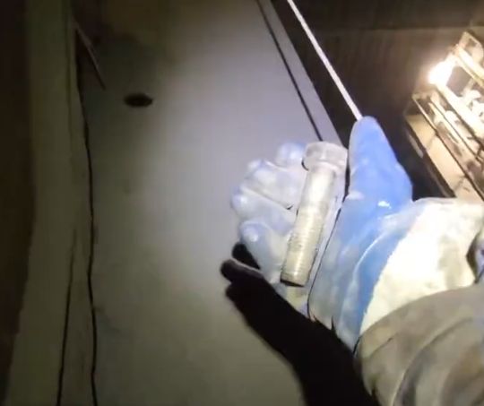 На работе доверили болт