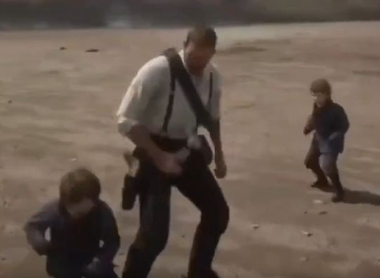 Толпой на одного