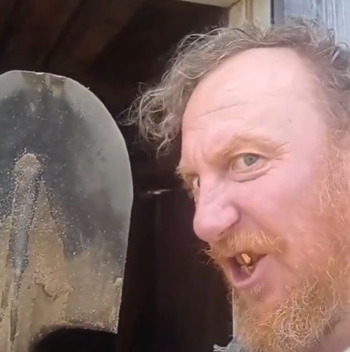 Счастливый обладатель погреба