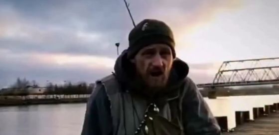 Я иду в рассвет со спиннингом..