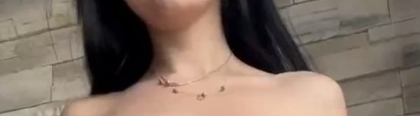 Тут вам поцелуйчик передали...