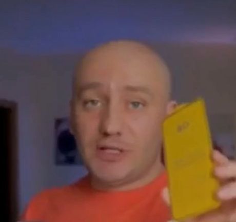 Как наклеить защитное стекло