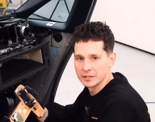 Что внутри 17летнего Роллс-Ройса