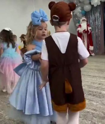 За каждым успешным мужчиной стоит умная женщина