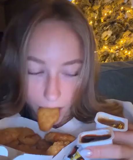 А она хороша)⁠⁠