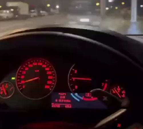 В Питере парень применил смекалочку и навсегда решил проблему с парковкой