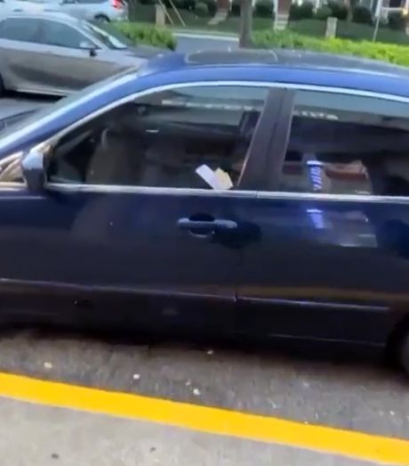 Я вас немного поцарапал. Возьмите двадцатку!