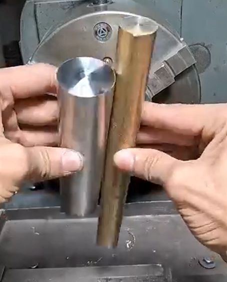 Игральная кость из стали и латуни